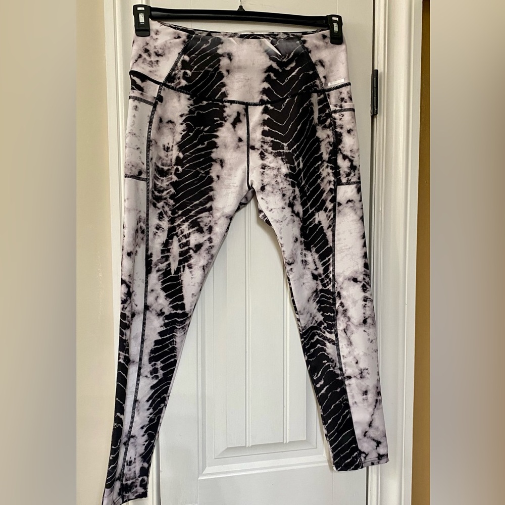 NWOT JGX Performance Leggings